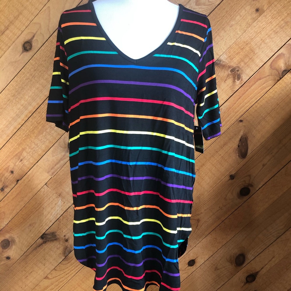 Torrid favorite tunic T size 1 rainbow black